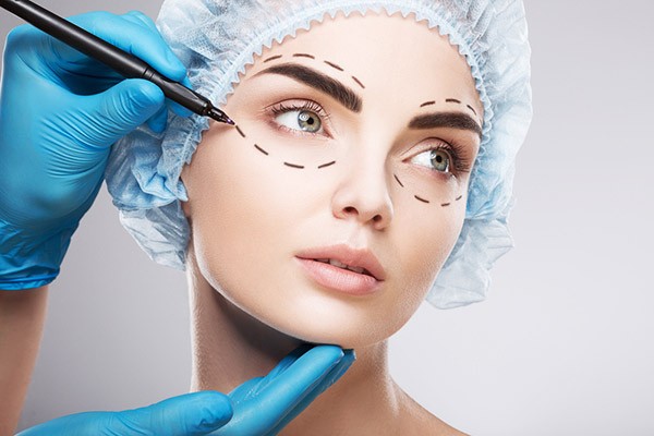 Ameliyatlı Estetik Uygulamaları Nelerdir? 